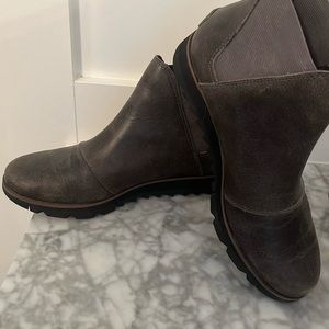 Sorel waterproof leather boots.